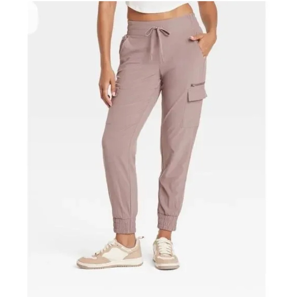 All in Motion Women’s Brown Mid Rise Cargo Jogger Pants Athleisure Travel Size M